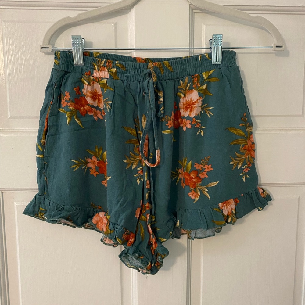 American Eagle Green Floral Ruffle Hem Tie Waist Shorts Size Small